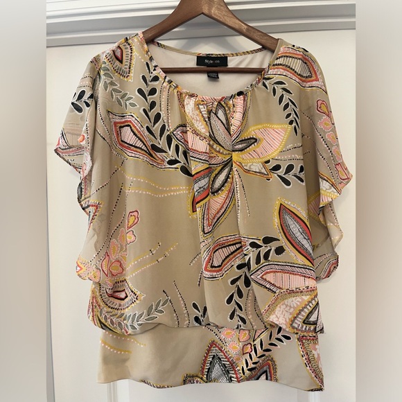 Style & Co Floral Blouse in Size Medium - Picture 2 of 5